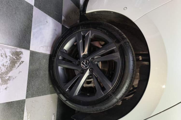 Used Volkswagen Golf 2023 Facelift 280TSI DSG R-Line Lite
