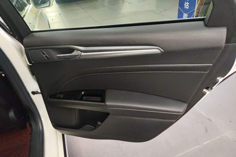 Used Ford Mondeo 2013 2.0L GTDi240 Luxury Sport Model
