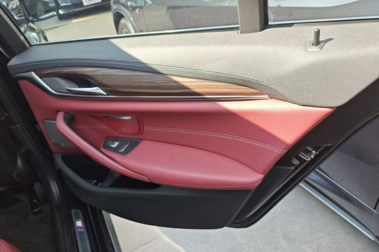 Used BMW 5 Series 2022 Second Facelift 530Li Luxury Version M Sport Package
