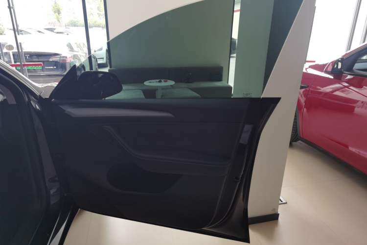 Used Tesla Model Y 2024 Rear-Wheel-Drive Version
