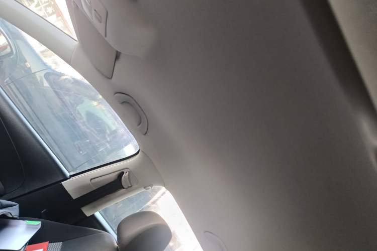 Used Volkswagen Polo 2013 1.4L Manual Fashion Edition