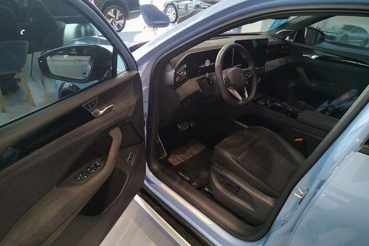 Used Volkswagen Tiguan L 2024 PRO 380TSI Four-Wheel Drive R-Line Prestige Edition