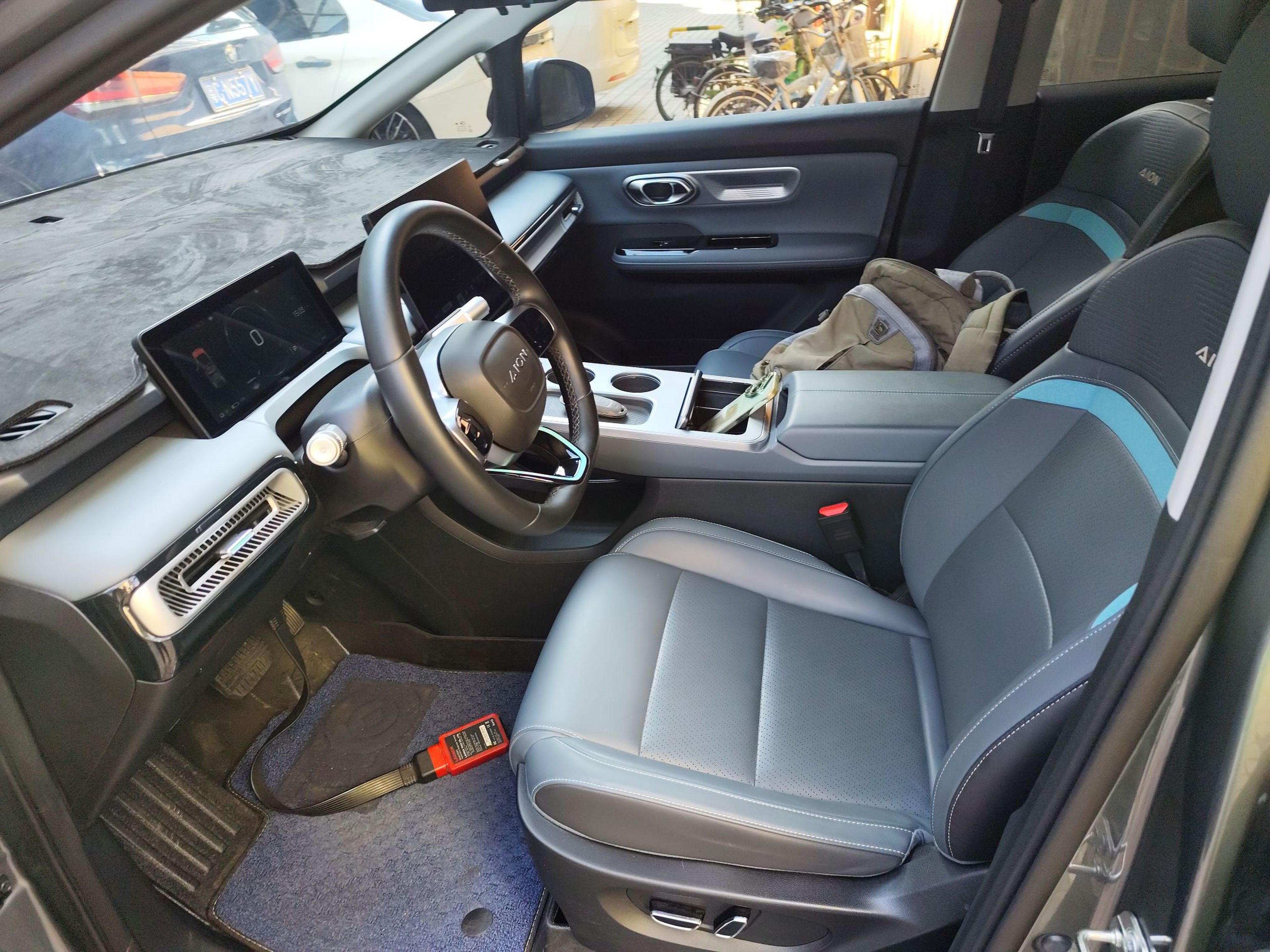 Переднее сиденье в автомобиле