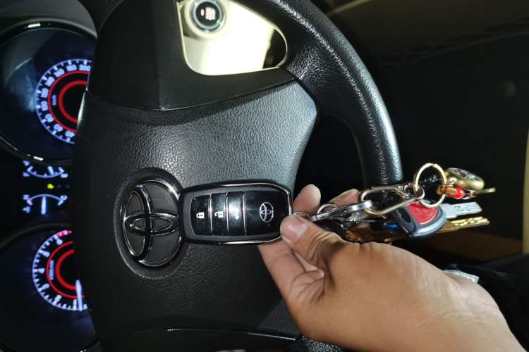 Used Toyota Highlander 2012 2.7L 2WD 5-Seater Elite Edition
