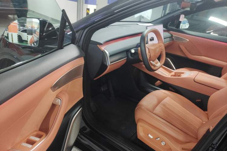 Used ONVO L60 2024 60 kWh All-Wheel Drive
