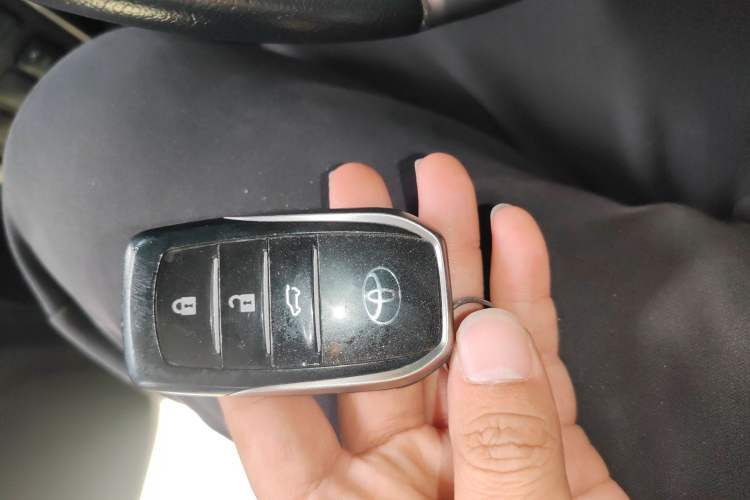 Used Toyota Prado 2014 4.0L Automatic TX-L NAVI
