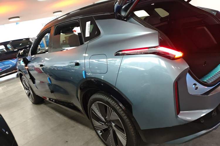 Used Lynk & Co 08 EM-P 2025 245km Ultra-Long Range Halo
