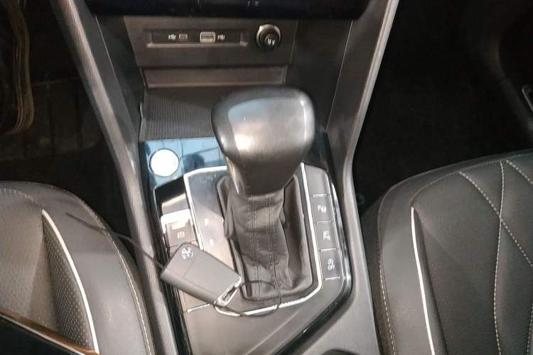 Used Volkswagen Tiguan L 2022 330TSI Automatic Two-Wheel Drive R-Line Enhanced Edition
