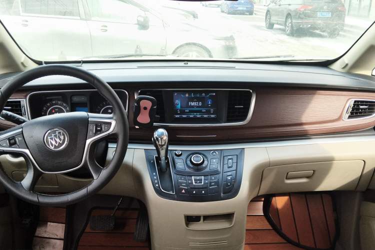 Used Buick GL8 2018 28T Luxury Model China VI Standard
