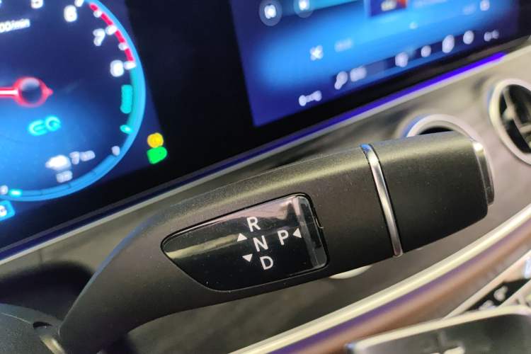 Used Mercedes-Benz E-Class New Energy 2022 Restyled E 350 e L Plug-in Hybrid Sports Sedan
