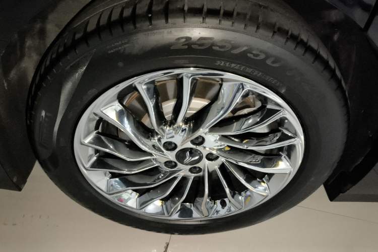 Used VOYAH Dream 2024 PHEV Ultra-Long Range Flagship Edition
