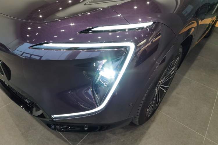 Used  07 2024 Ultra Range-Extended Four-Wheel Drive
