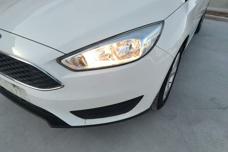 Used Ford Focus 2018 Hatchback Classic 1.6L Automatic Comfort Plus SmartDrive Edition
