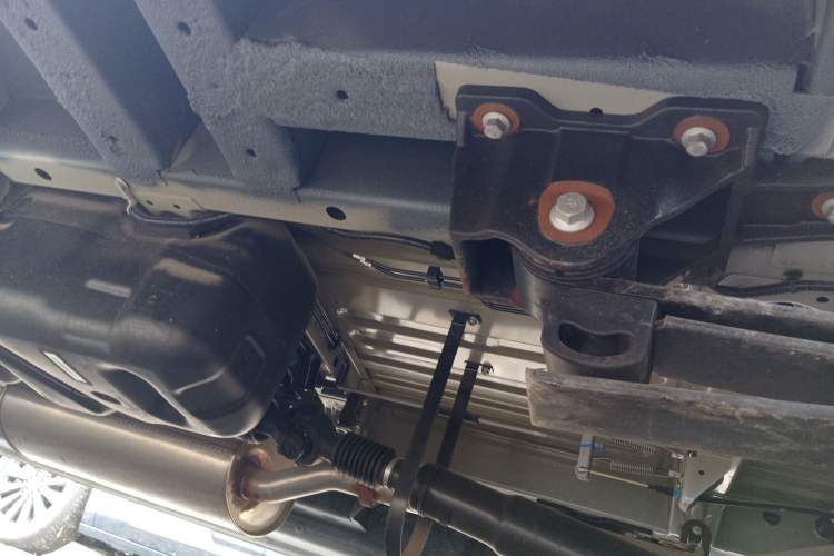 Used SAIC MAXUS Xintu V90 2022 2.0T Automatic VAN Rear-Drive Extended Wheelbase High Roof with Dual Rear Tires 3-Seater
