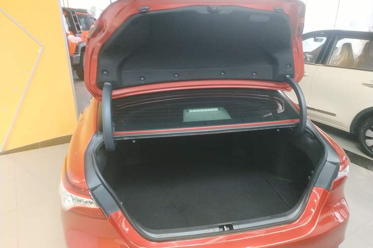 Used Toyota Camry 2018 2.0G Luxury Edition
