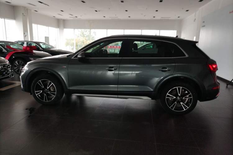 Used Audi Q5L 2022 40T Fashionable and Dynamic Model
