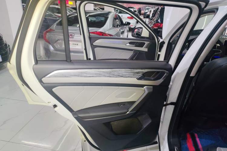 Used Volkswagen Tayron 2023 330TSI Two-Wheel-Drive R-Line High-Energy Version
