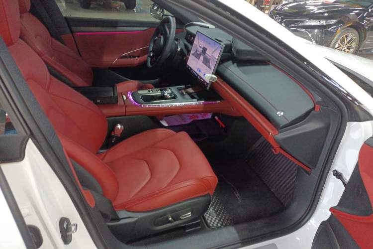 Used  SU7 2024 Rear-Drive Ultra-Long Range Advanced Pro-Level Intelligent Driving Version