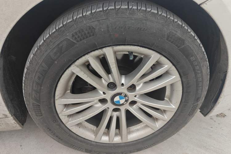 TDK.VehicleDetails.img