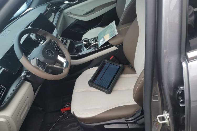 Used BYD Qin PLUS 2024 HONOR Edition DM-i 55KM Leading Model
