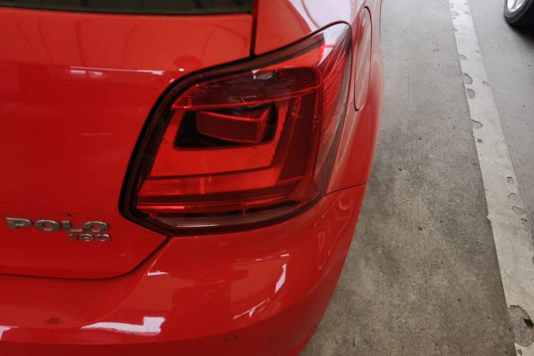 Used Volkswagen Polo 2016 1.6L Automatic Comfort Model
