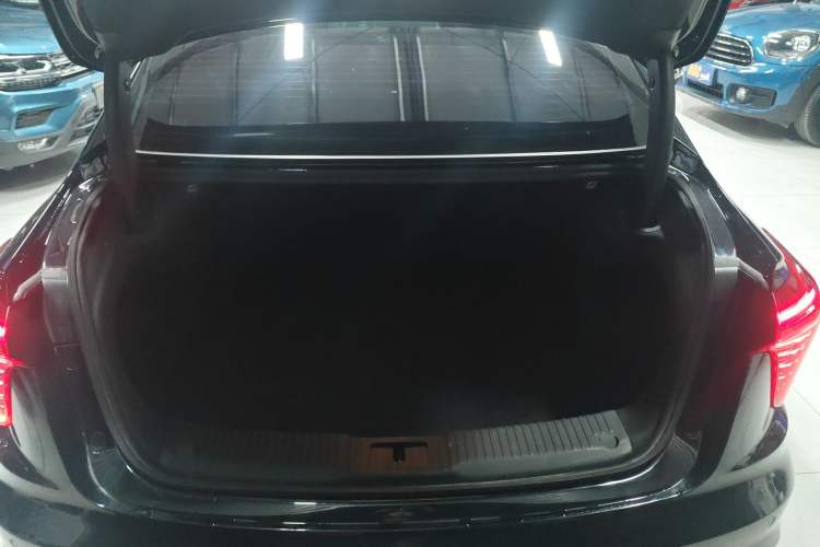 Used Hongqi H5 2024 2.0T Automatic Smart Connect Flagship Edition
