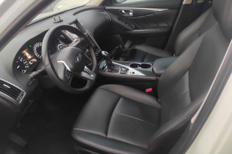 Used Infiniti Q50L 2022 2.0T Comfort Edition
