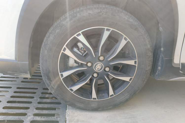 Used Toyota YARiS L 2022 X-Trail 1.5L CVT Leading PLUS Edition