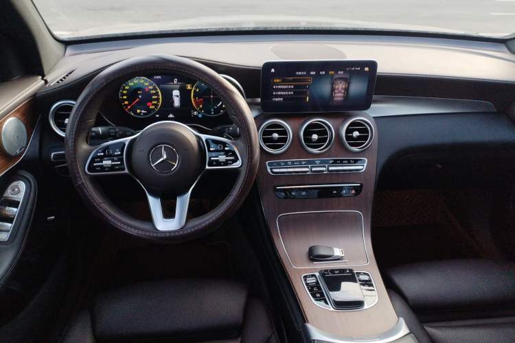 Used Mercedes-Benz GLC 2021 GLC 300 L 4MATIC Dynamic Model