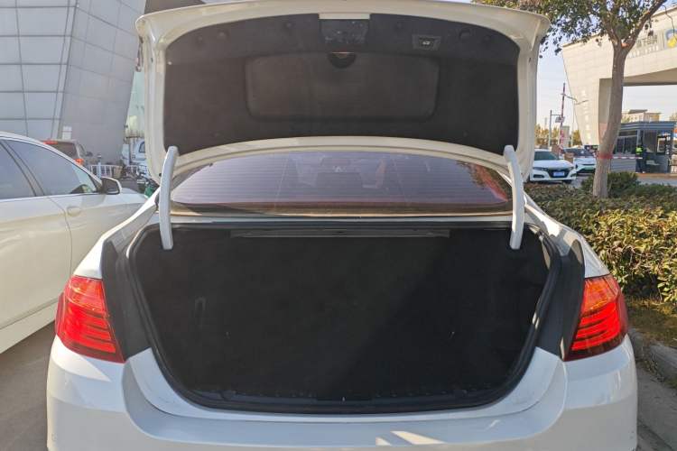 Used BMW 5 Series 2014 525Li Luxury Design Package