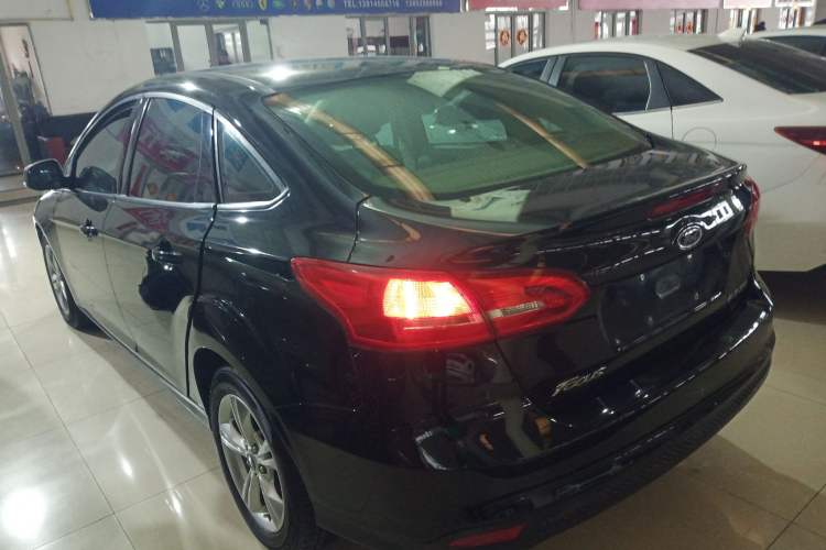 Used Ford Focus 2015 Sedan 1.6L Automatic Comfort Model
