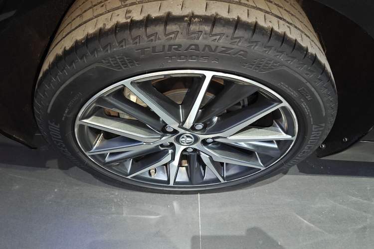 Used Toyota Camry 2021 2.5G Luxury Edition
