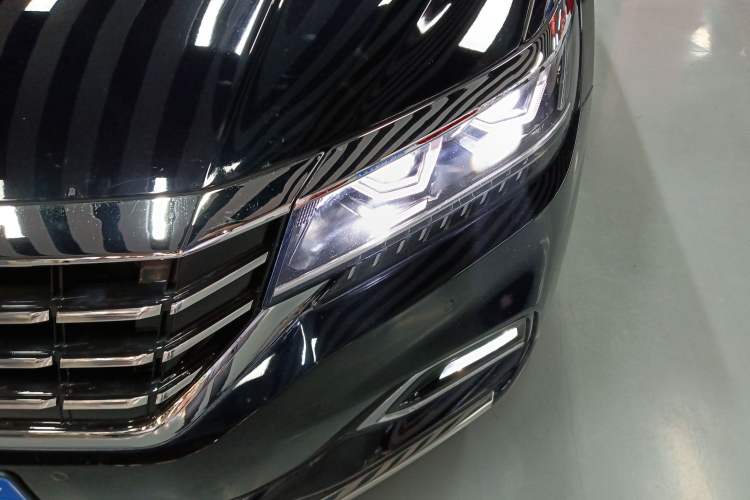 Used Volkswagen Passat 2020 Revised Version 330TSI Luxury Edition China VI Standard
