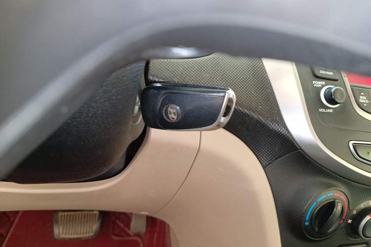 Used Hyundai Verna 2014 1.4L Automatic Smart GLS
