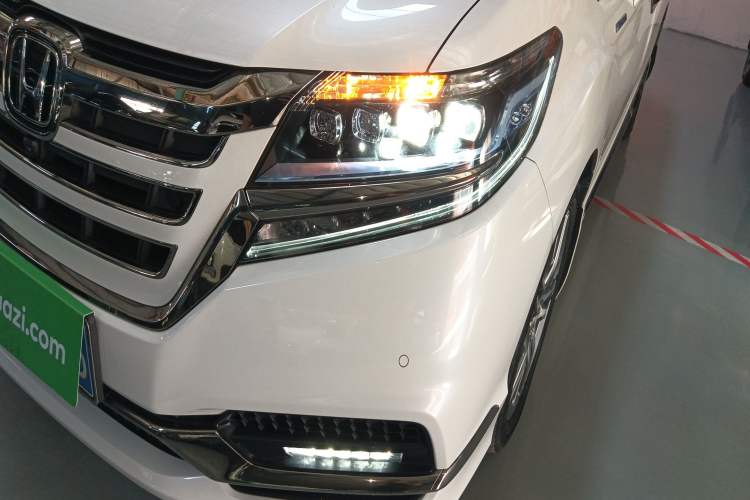 Used Honda Elysion 2019 2.0L Hybrid Supreme Edition
