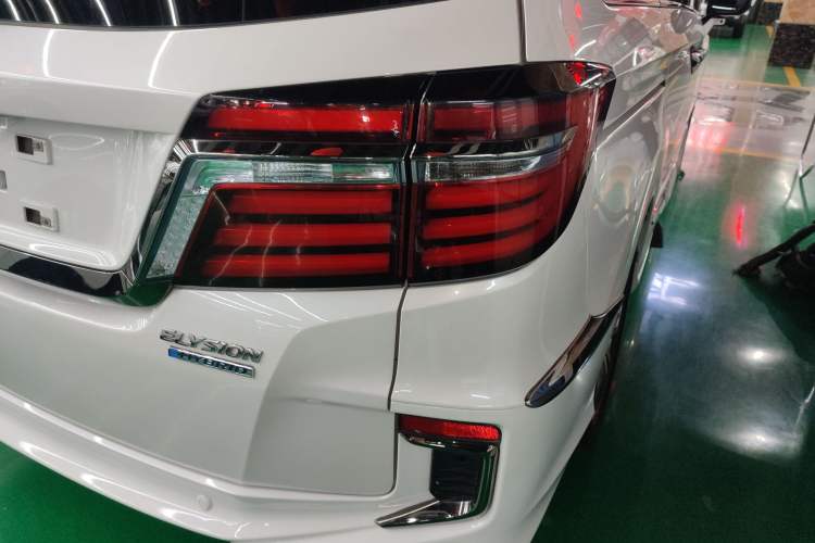 Used Honda Elysion 2019 2.0L Hybrid Luxury Edition