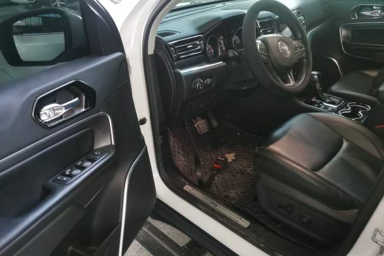 Used  Grand Commander 2018 2.0T Four-Wheel Drive Enjoyment Version China V
