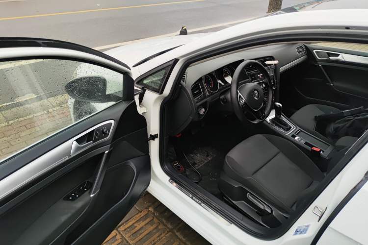 Used Volkswagen Golf 2020 200TSI DSG Comfortable and Ambitious Edition