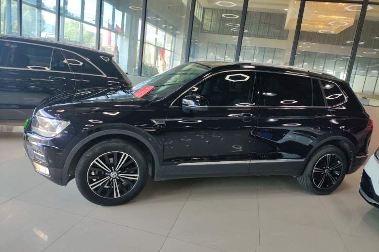 Used Volkswagen Tiguan L 2019 330TSI Automatic Two-Wheel Drive Panoramic Comfort Edition China V Standard
