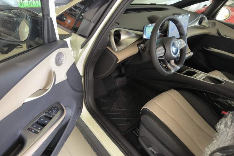 Used BYD Dolphin 2025 420km Free Edition
