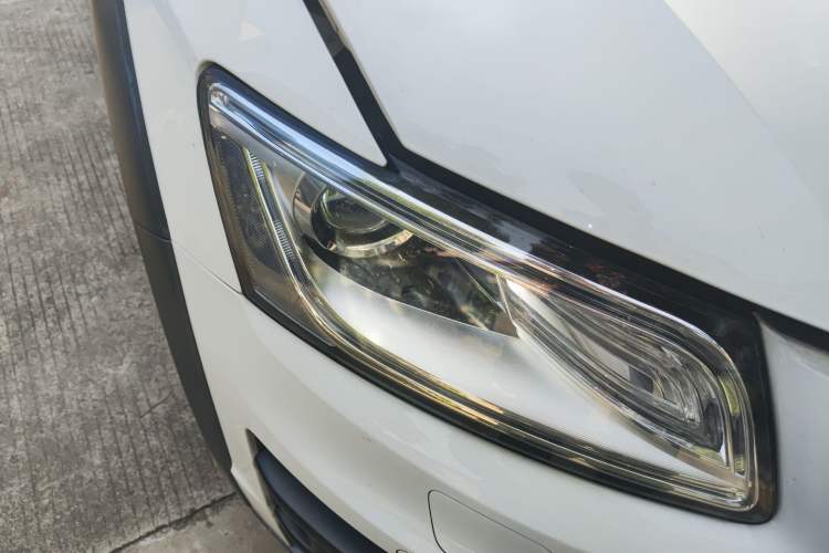 Used Audi Q5 2018 Collector's Edition 40 TFSI Technology Model
