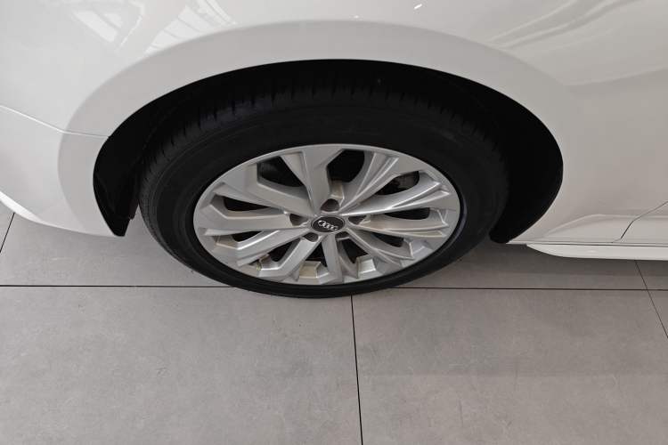 Used Audi A4L 2019 40 TFSI Ambition Version China V