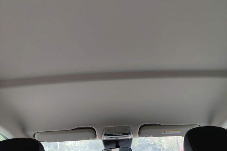 Used Hongqi E-QM5 2024 450km Range Commuter Version
