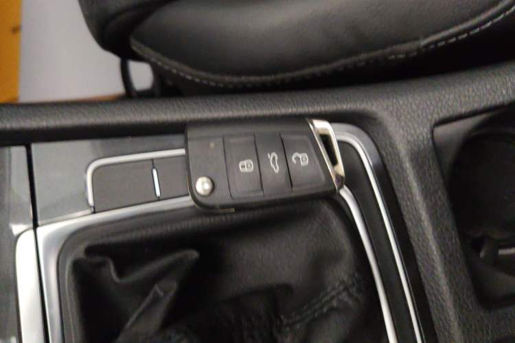 Used Volkswagen Golf 2018 230TSI Automatic Luxury Version
