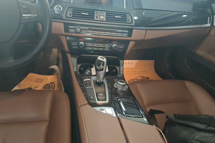 Used BMW 5 Series 2014 520Li Elegant Model
