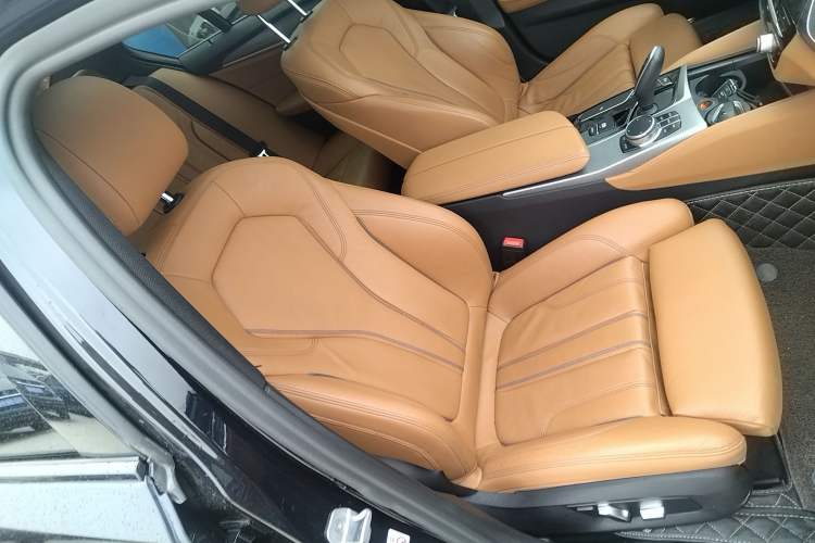 Used BMW 5 Series (Import) 2018 525i M Sport Package
