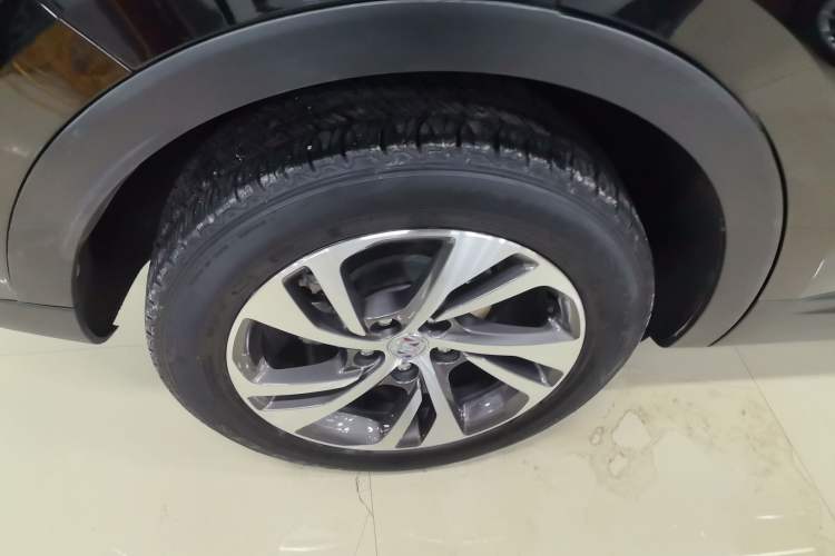 Used Buick Envision 2022 Facelift Encore S 552T Two-Wheel-Drive Luxury Model