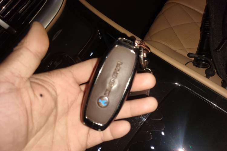 Used Denza D9 2024 DM-i 980 Four-Wheel Drive Prestige Model
