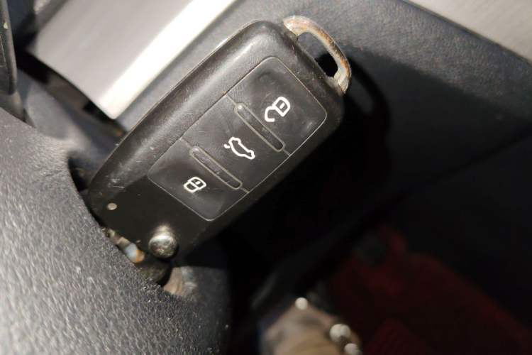 Used Volkswagen Lavida 2015 1.6L Automatic Comfort Edition
