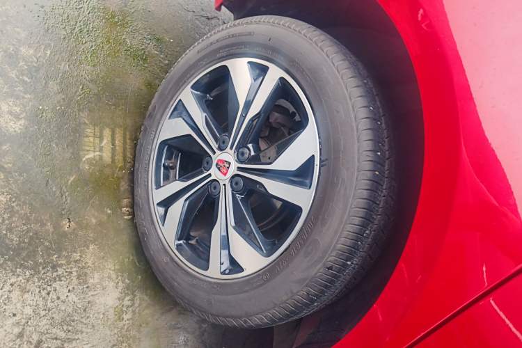 Used Roewe 360 2017 1.5L Automatic Luxury Edition
